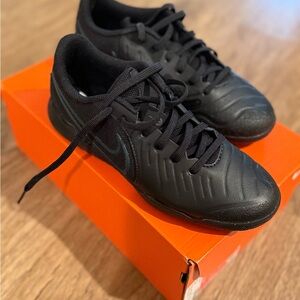 Nike Men's Tiempo Legend 10 Academy Futsal Shoes